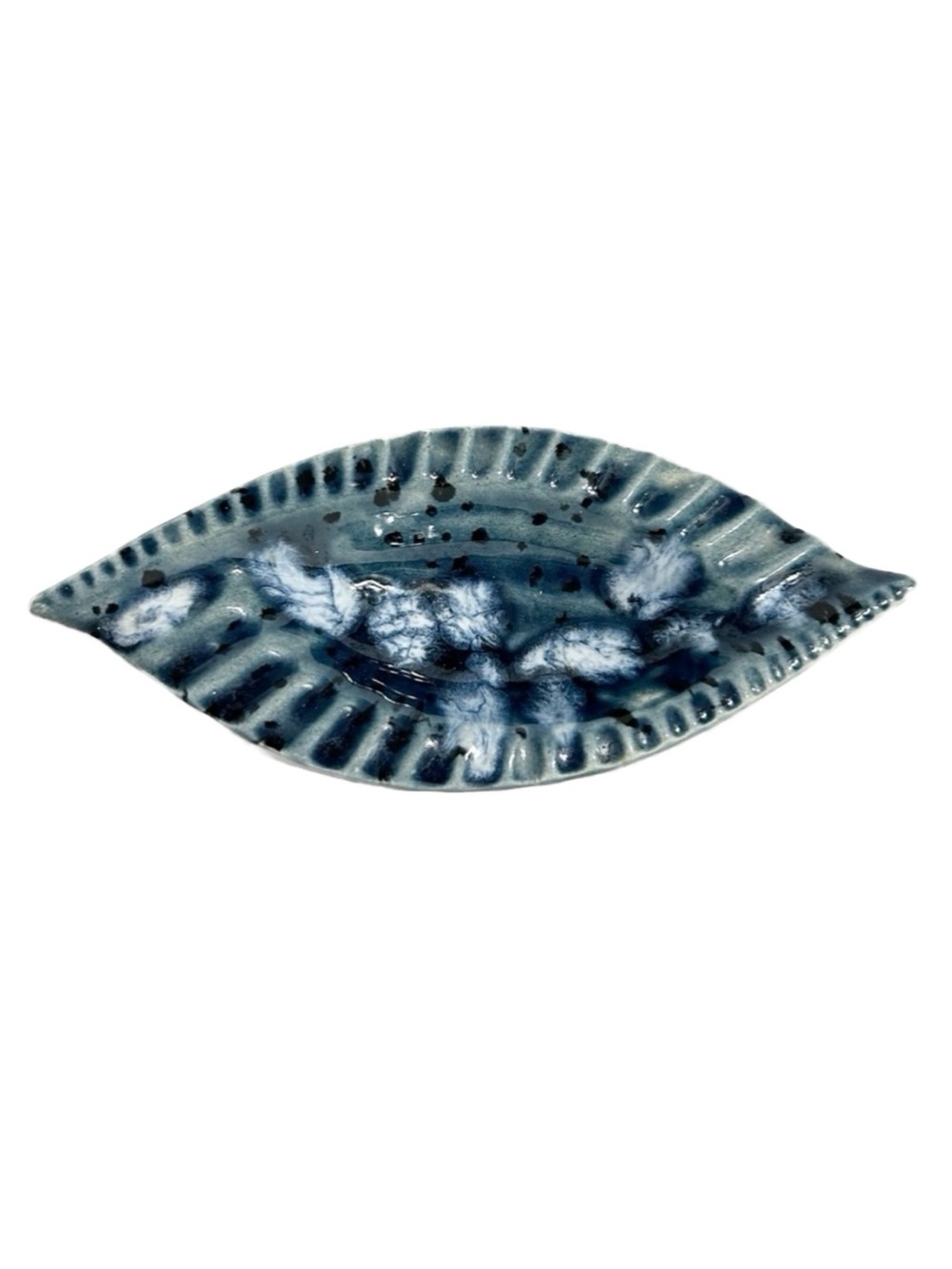 Unbranded Stoneware Art Pottery Trinket Dish Blue / White Glazed Oval Leaf Shape